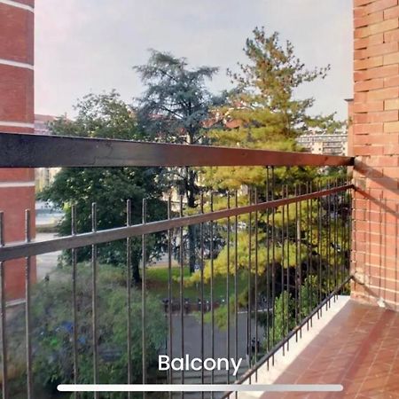 Metro Famagosta - Luminoso Appartamento Con Balcone Free Wifi & Parking ميلان المظهر الخارجي الصورة