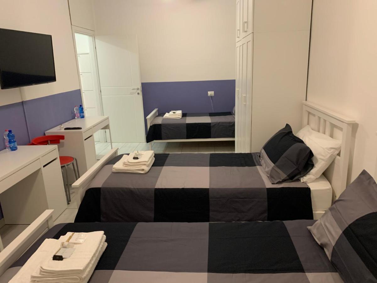 Metro Famagosta - Luminoso Appartamento Con Balcone Free Wifi & Parking ميلان المظهر الخارجي الصورة