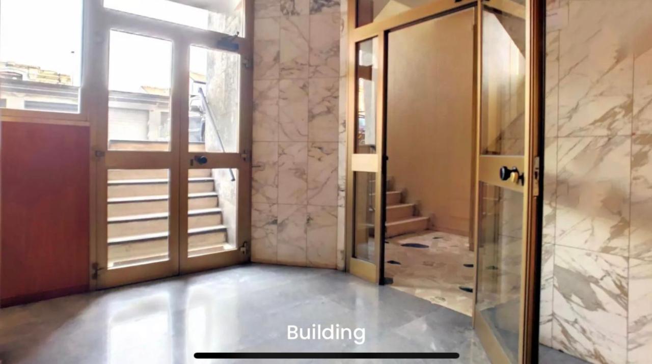 Metro Famagosta - Luminoso Appartamento Con Balcone Free Wifi & Parking ميلان المظهر الخارجي الصورة